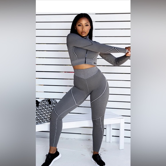 Grey Seamless Stripe Long Sleeve Cropped Set - Picture 1 of 2